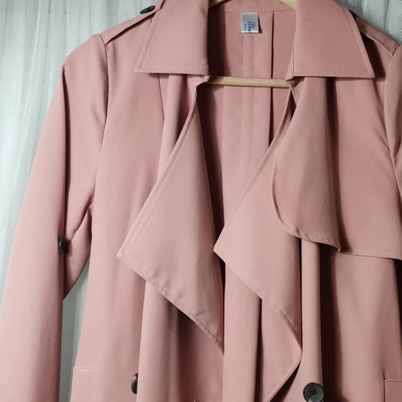 Beautiful Pink Women's Jacket, fits like a Medium - Picture 2 of 8